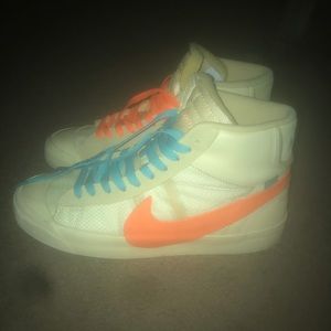 Off white blazer mid